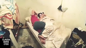 Nech Mě Vzít Tě Zezadu A Být Svědkem Pohybu Tvých Bohatých Křivek